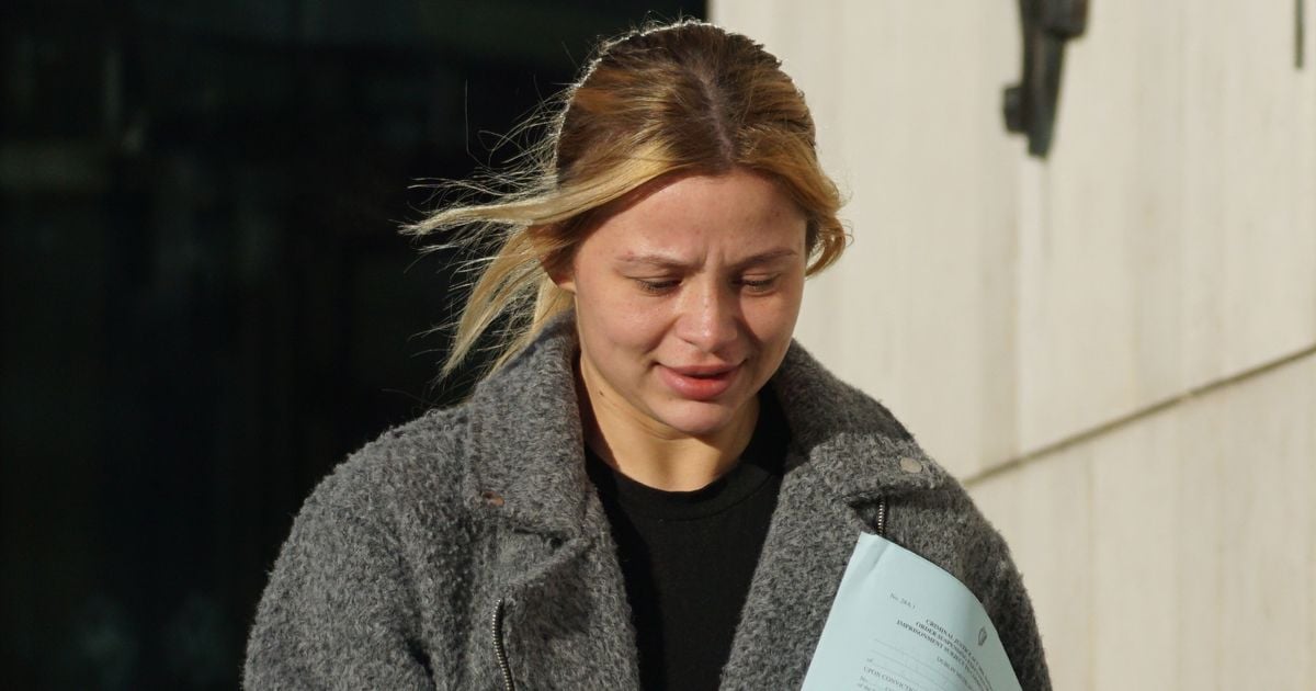 Young mum jailed for trying to smuggle boyfriend through Dublin Airport - while he walked free 