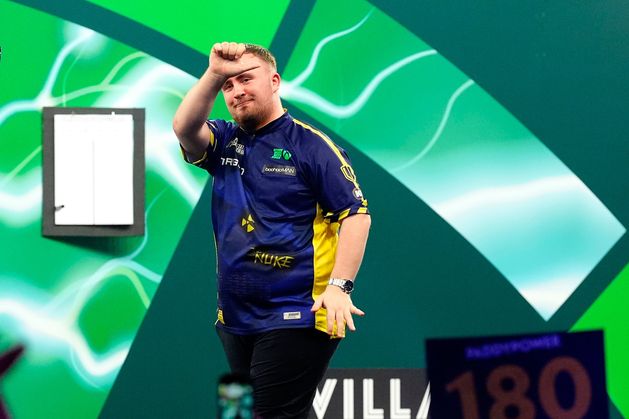 PDC world championship semi-finals: Rampant Luke Littler pulls away from Stephen Bunting