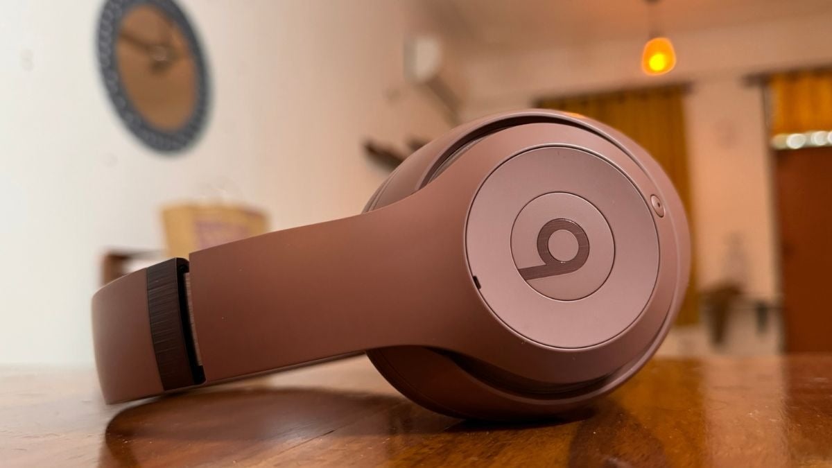 Beats Studio Pro x Kim Review: Fashionable design, functional sound