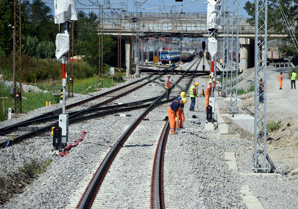 Will the new members of 2TDK management accelerate the 2nd rail track project?