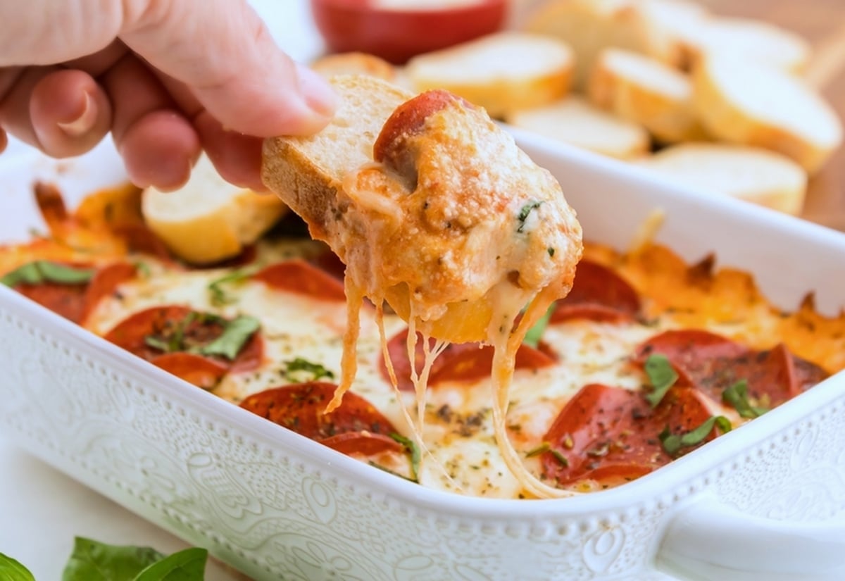 Gooey Pizza Dip