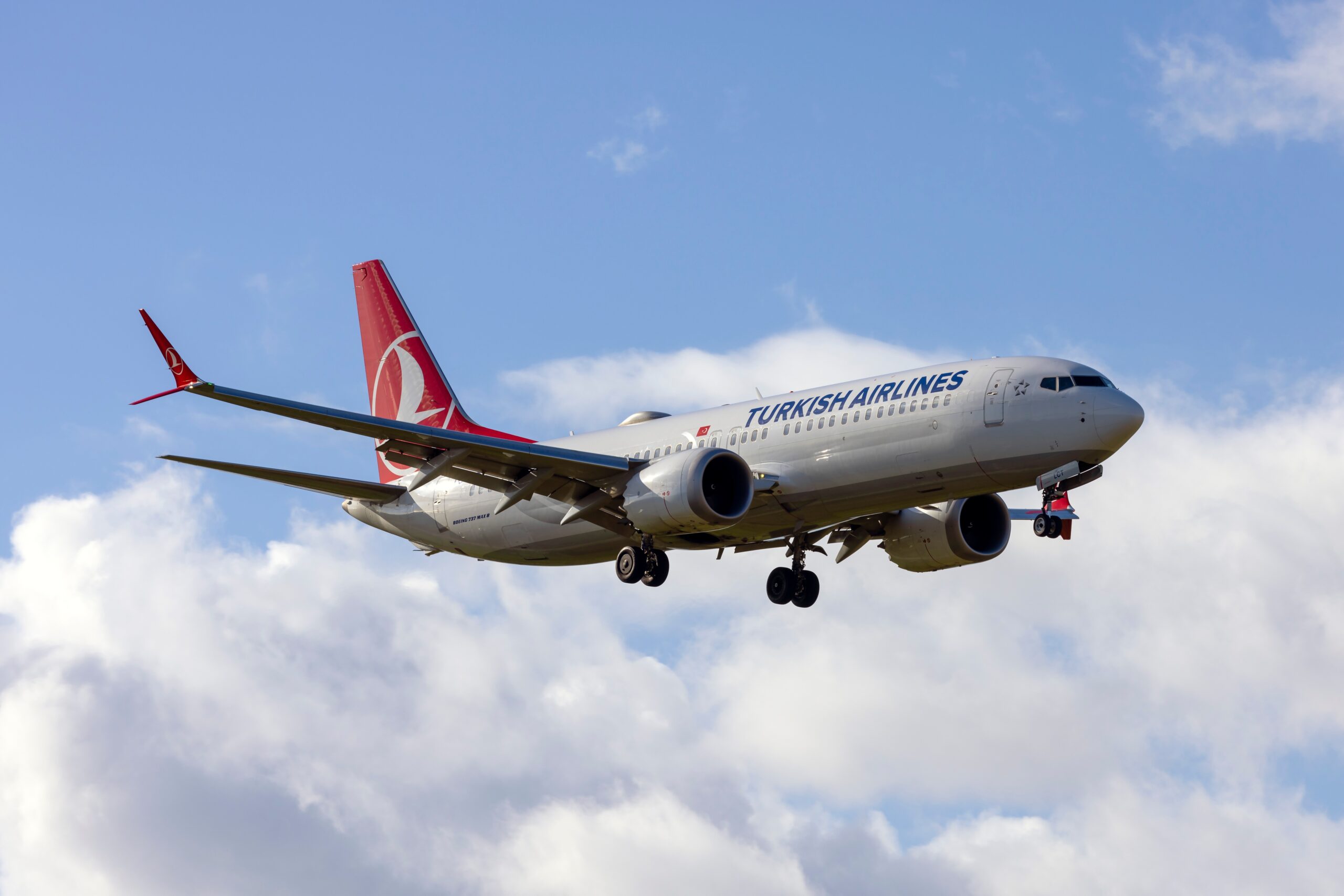 Four Men Run From Turkish Airlines Plane That Made Emergency Landing in Malta For Sick Passenger, Manhunt Under Way