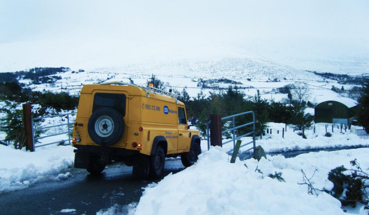 Thousands without power as Ireland wakes up to blanket of snow amid grim weather update