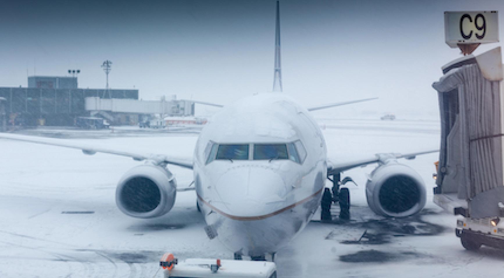 Schiphol warns of flight delays and cancellations amid snowy weather