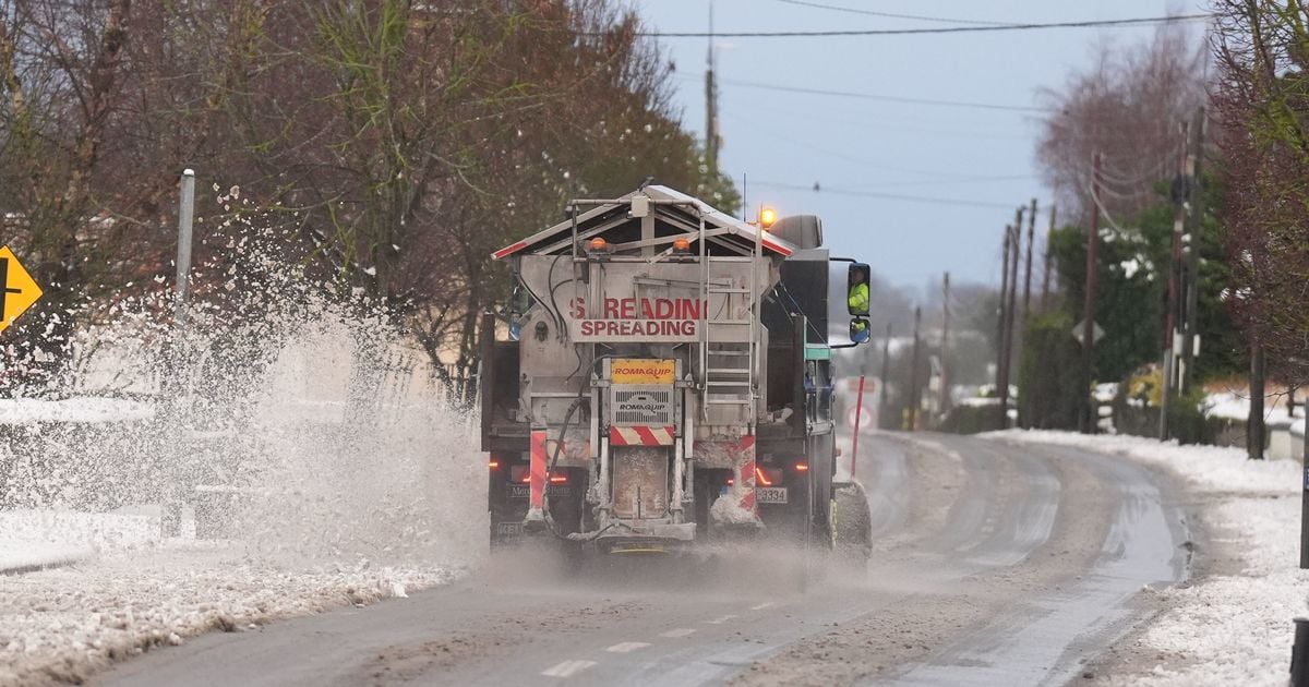 Met Eireann extends weather warnings as Ireland deals with snow blast and freezing temperatures