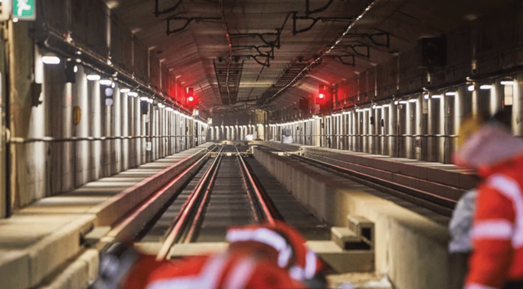 Overhead line repairs restore train services near Schiphol