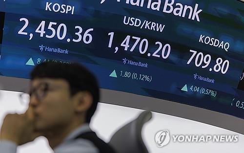 Seoul shares up markedly late Mon. morning on tech gains