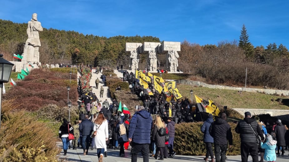 People in Kalofer pay respect to revolutionary and poet Hristo Botev