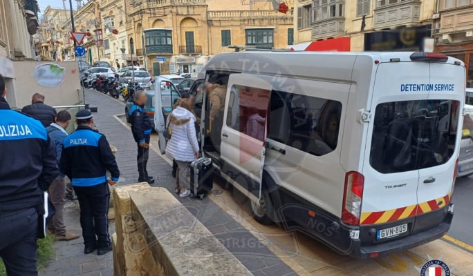  Police arrest 20 people found to be residing irregularly in Gozo 