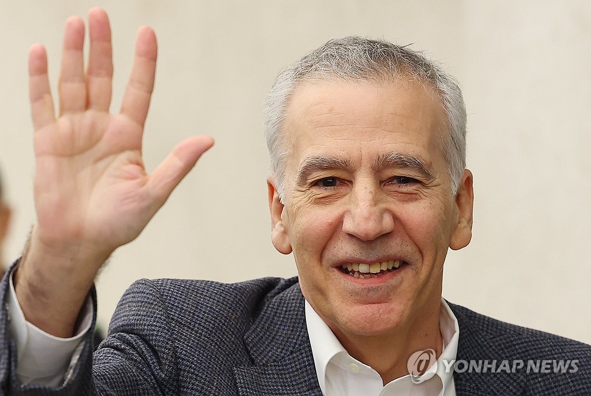 Outgoing top U.S. envoy stresses continued push for N.K. denuclearization