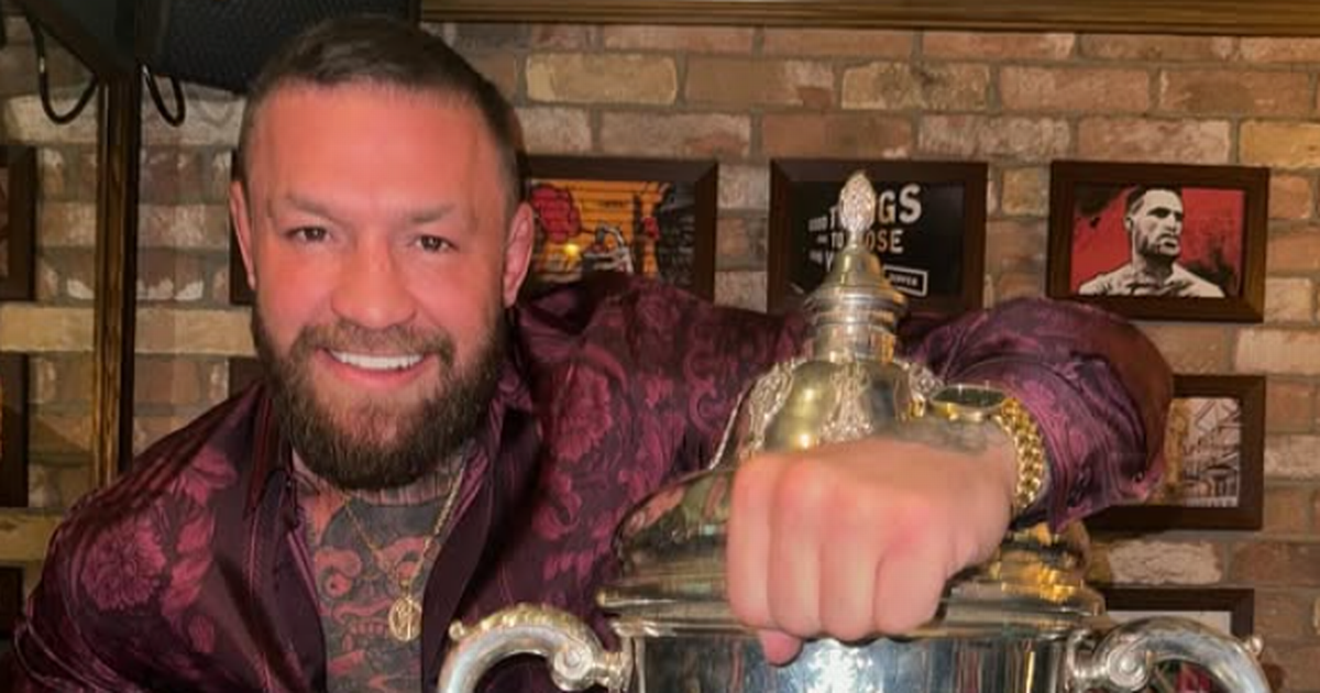 Drogheda United issue statement after Conor McGregor poses with FAI Cup