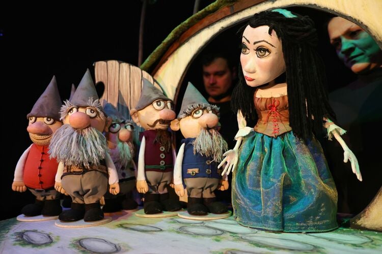 Snow White and Seven Dwarfs Puppet Show Premieres in Burgas