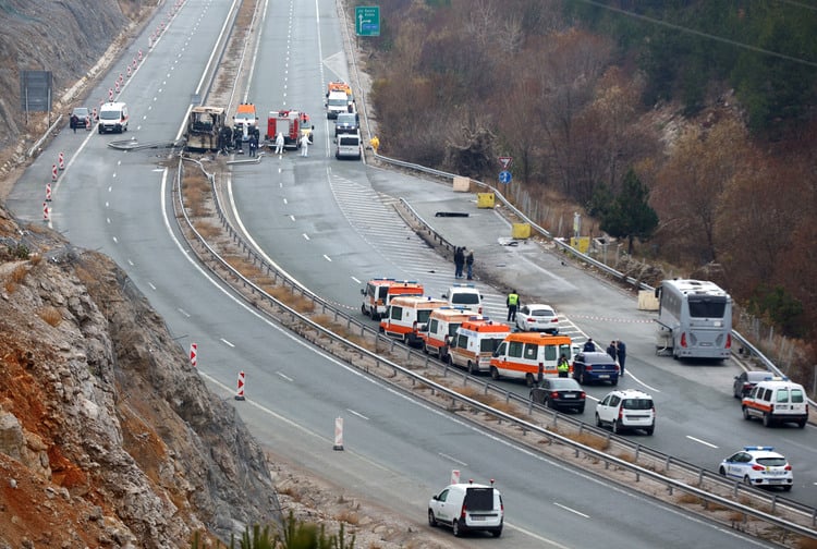 Road Infrastructure Agency Bears Partial Blame for Deadly Skopje-bound Bus Crash on Struma Motorway in 2021, Pernik District Court Rules