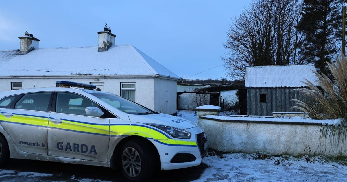 Forensics examine shed where man's body found as people urged to check on neighbours during big freeze 