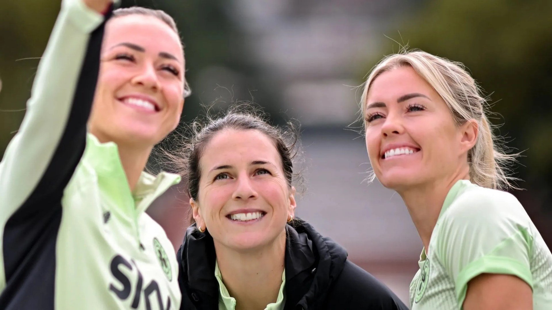 Katie McCabe leads tributes to 'Irish legend' and 'absolute rock on and off the pitch' Niamh Fahey after retirement