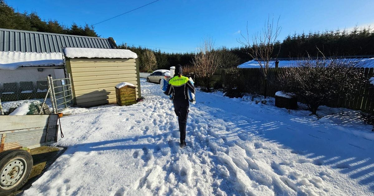 Kerry Gardai praised for assisting elderly in need throughout weather warnings