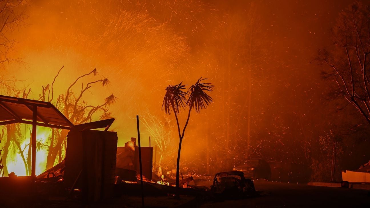 Carlos Vela's family safe after home destroyed in LA fires