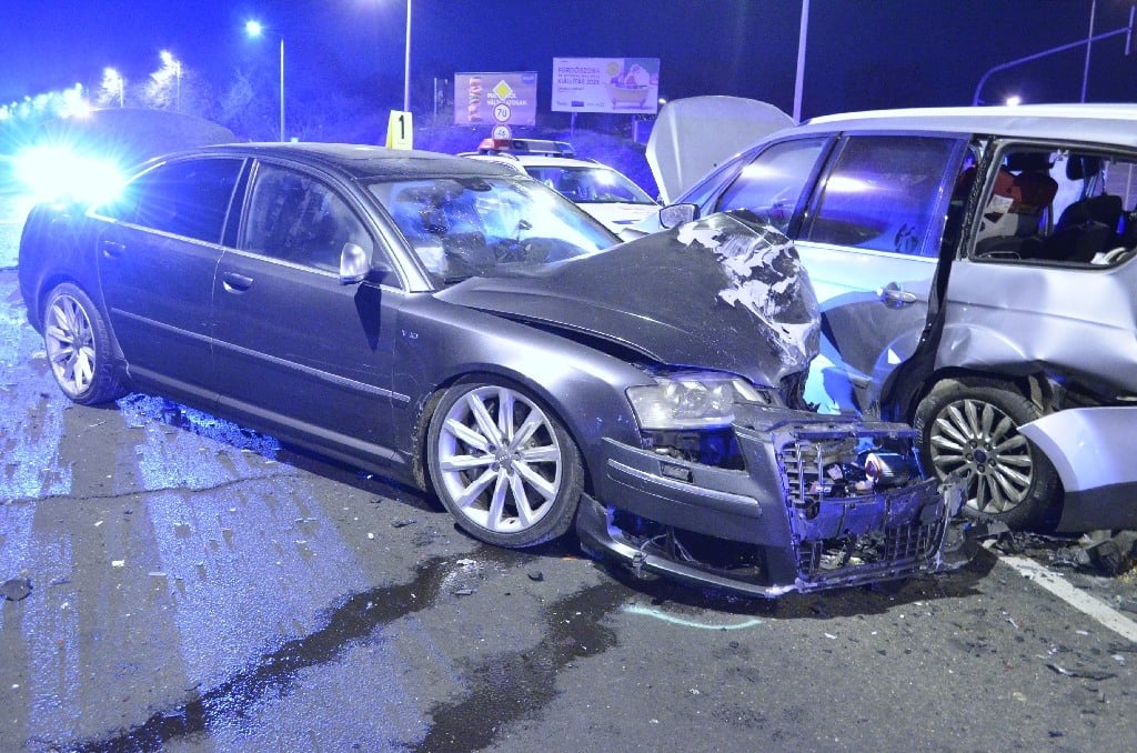 Moldovan human smuggler injures 7 in Budapest car crash