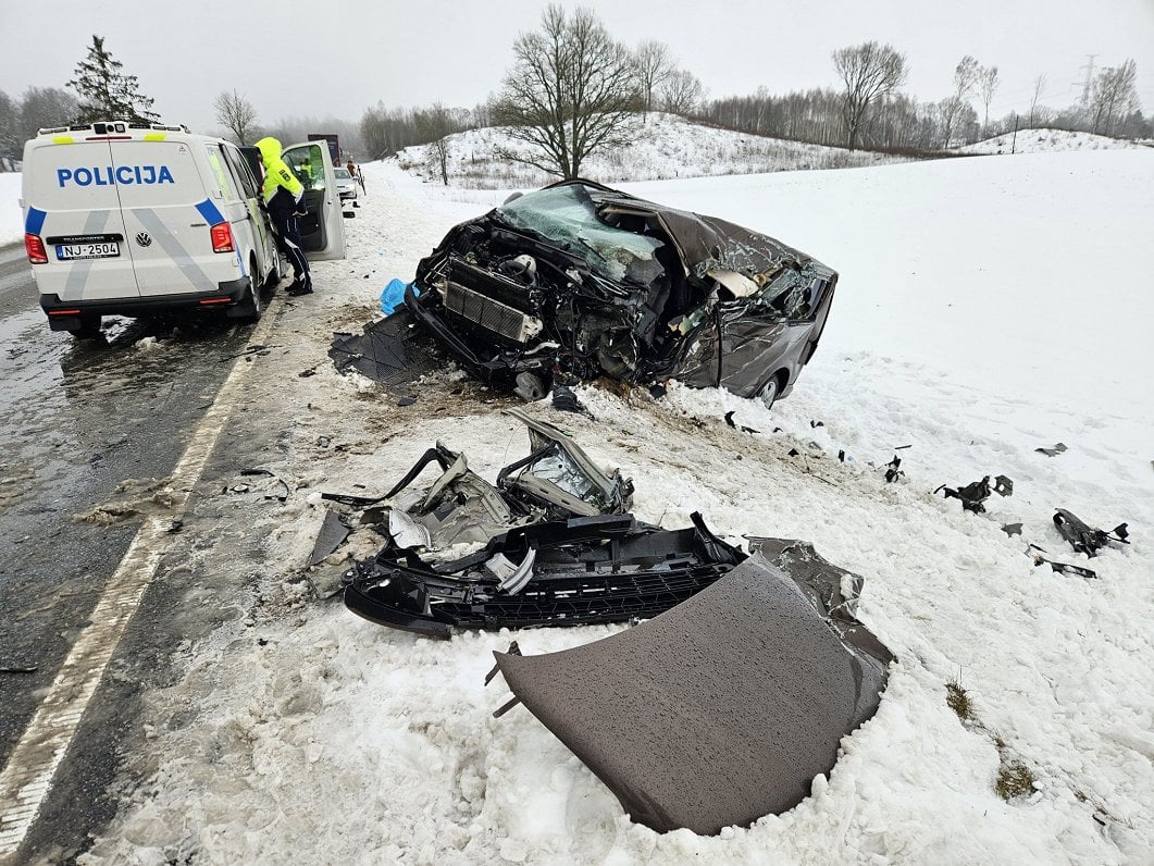 One fatality in big crash on Ventspils highway Friday