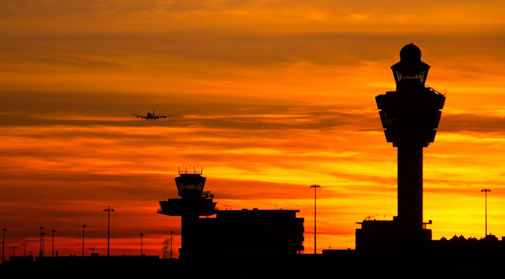 Schiphol invested a billion euros in the airport last year; increase of 40 percent