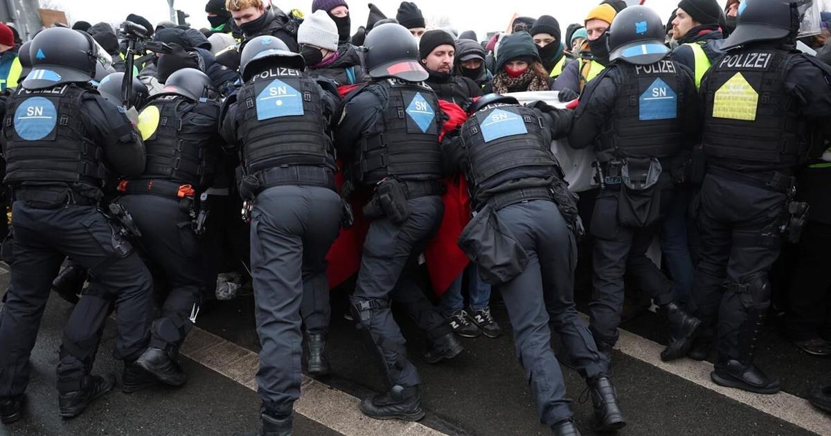 Far-right party's convention draws protests as Germany heads into an election