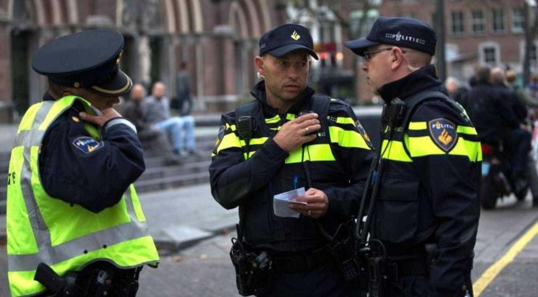 Police intervene as climate protest blocks A12 in The Hague