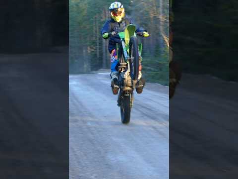 Kawasaki KX250F FMF 4.1 &#39;Sweet Screamer&#39; Wheelies #shorts